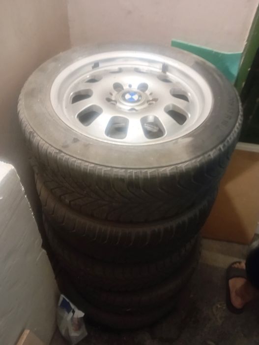 Зимни гуми с ригинални алуминиеви джанти-16' за BMWза