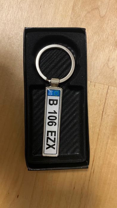 Brelocuri număr auto personalizate / Breloc număr  auto - la comandă / pentru firme și flote auto