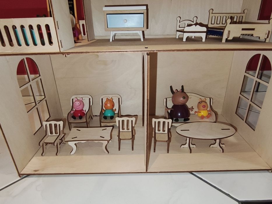 Детска дървена къща за кукли и Peppa Pig