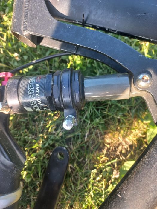 Bicicletă full suspension
