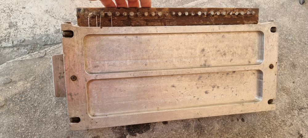 Форма для свечей алюминиевая один залив 26 шт