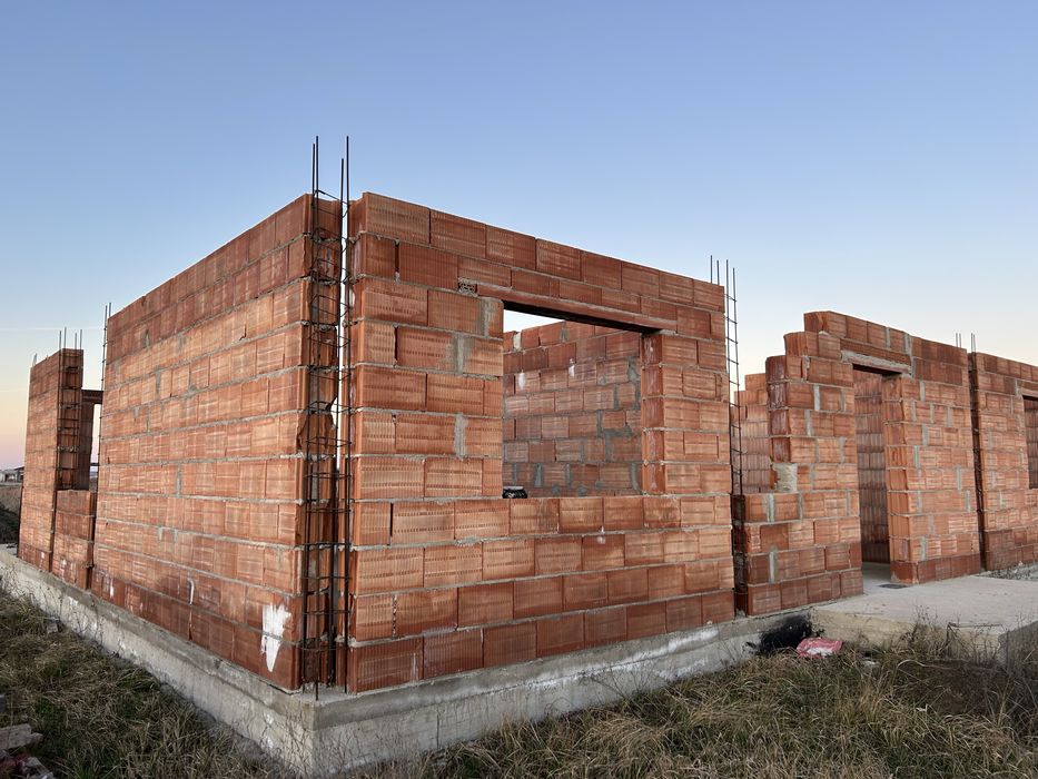 Casa in cihei  in constructie