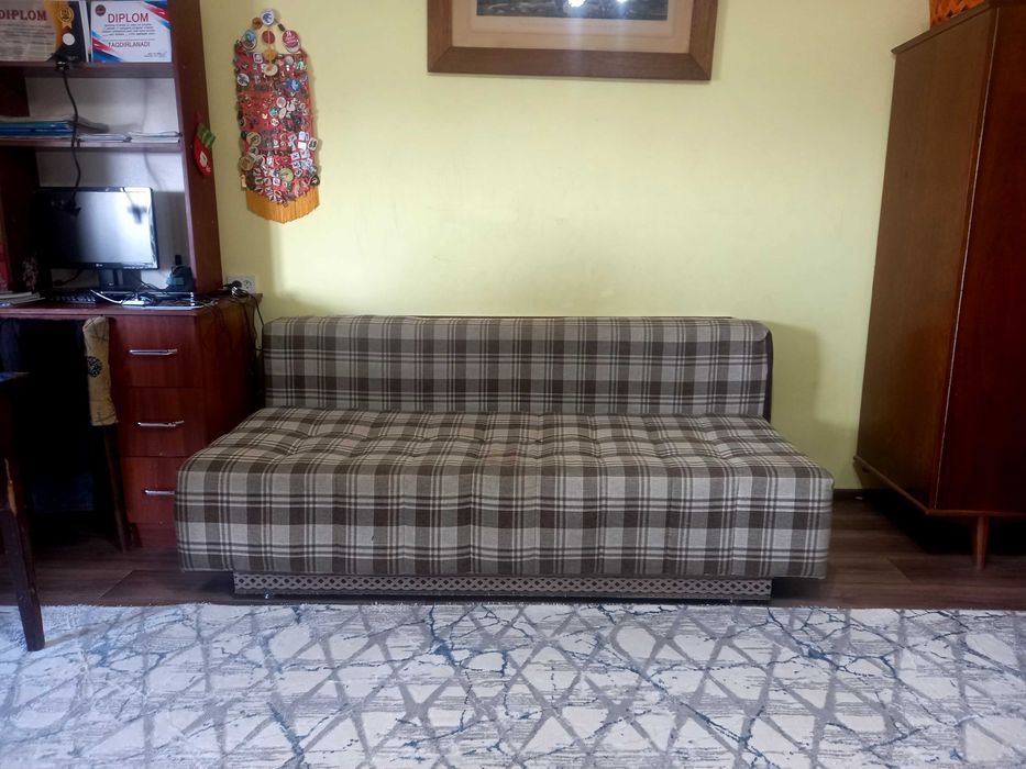 Диван-кровать большой