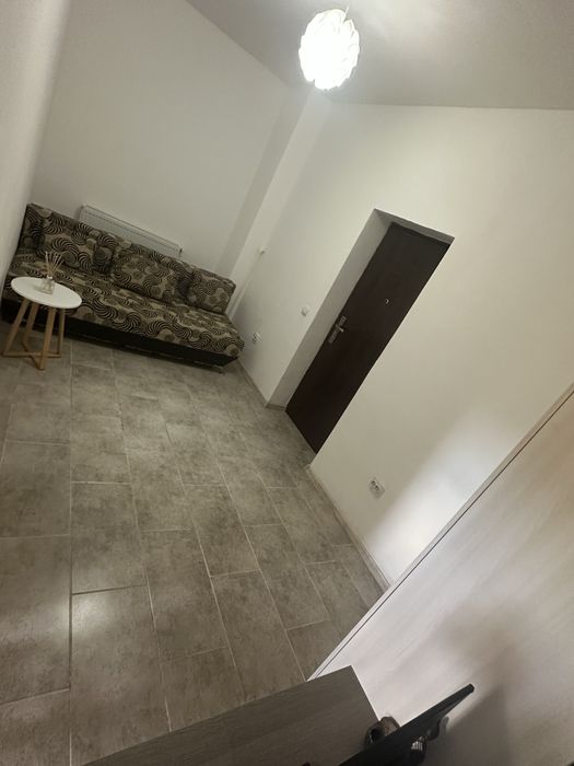 Inchiriez garsoniera