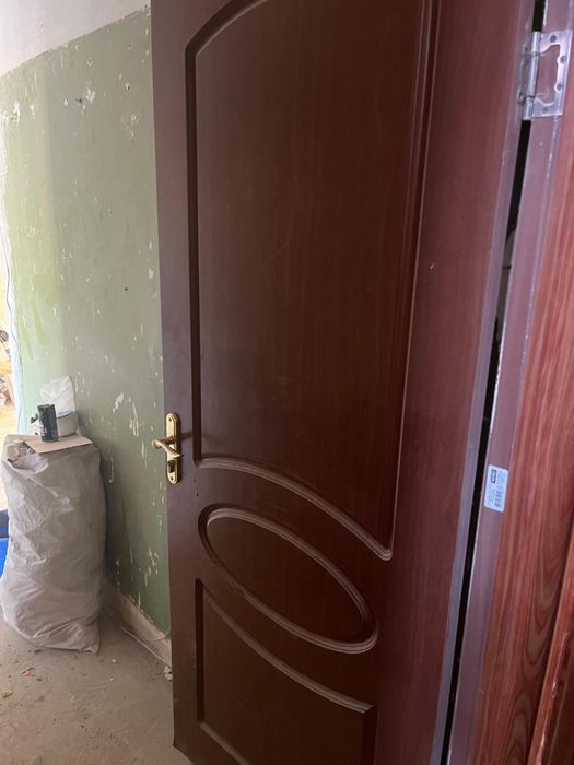 Продам железную дверь