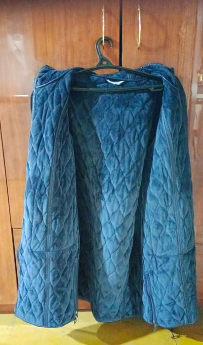 Продам куртки и кофту