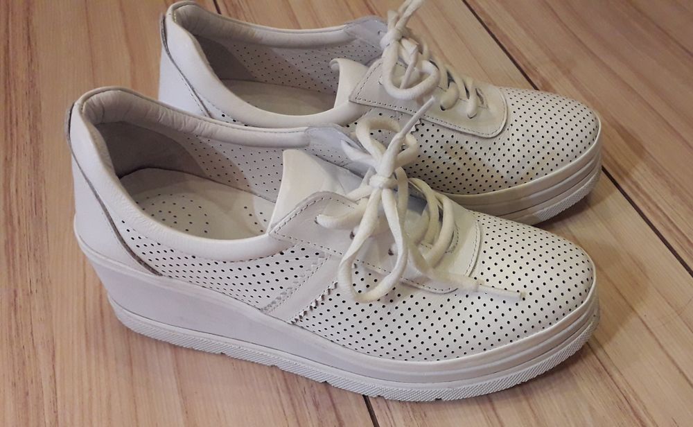 Нови дамски сникърси на платформа