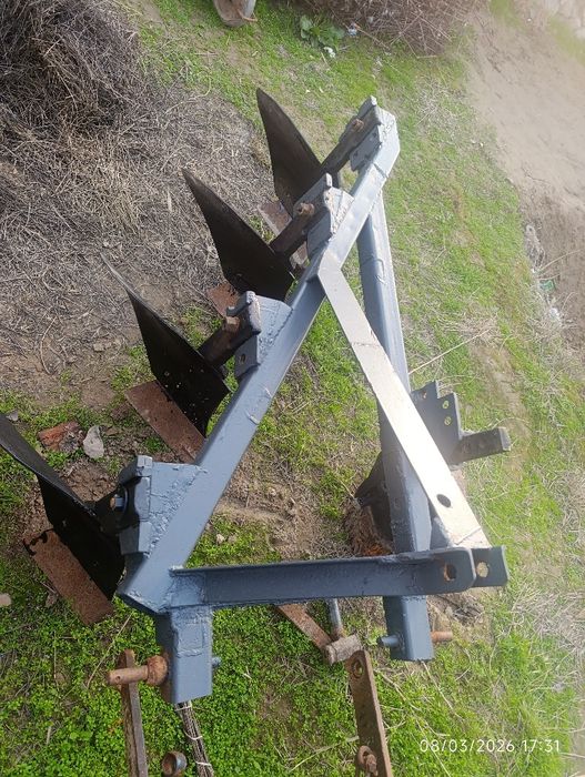 Traktor uchun pulig 4 korpus.