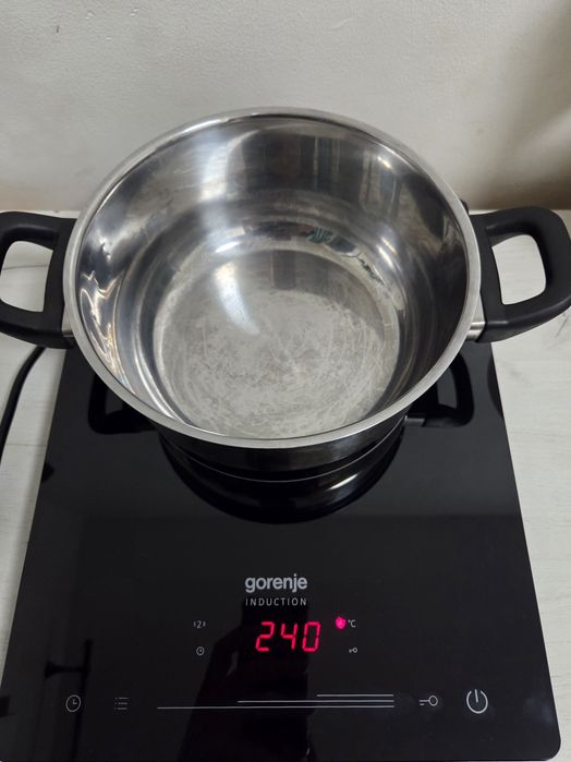 Plită cu inducție Gorenje 2000W + cutie