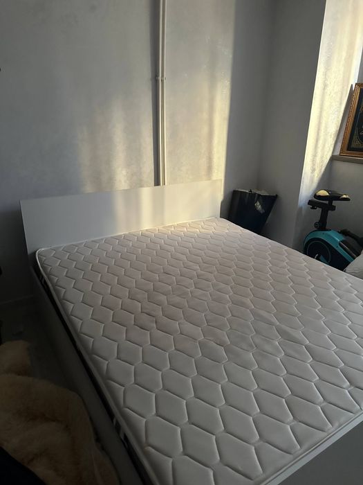 Spalniy matrasi bilan