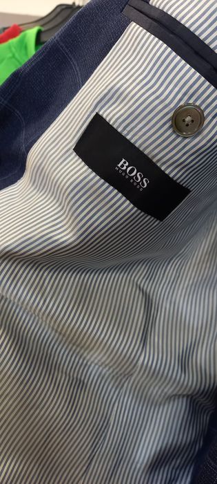 Costum barbati Hugo Boss