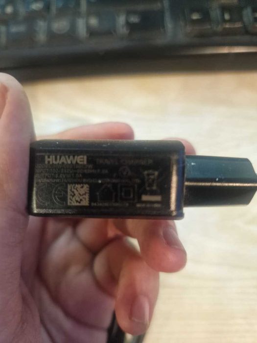 продам зарядку Huawei