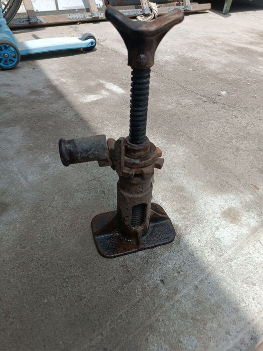 Ручной дамкират сотилади