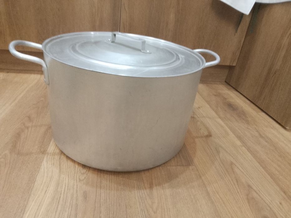 Продам кастрюлю 30 литров