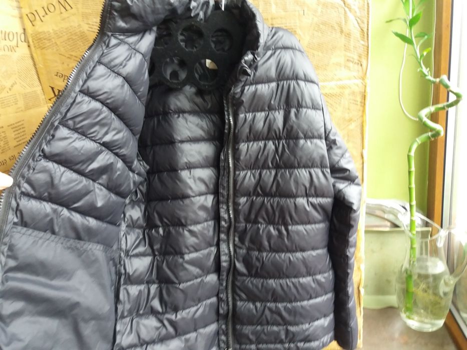 за 11/12 год.черно детско яке.подходящо за пролетта