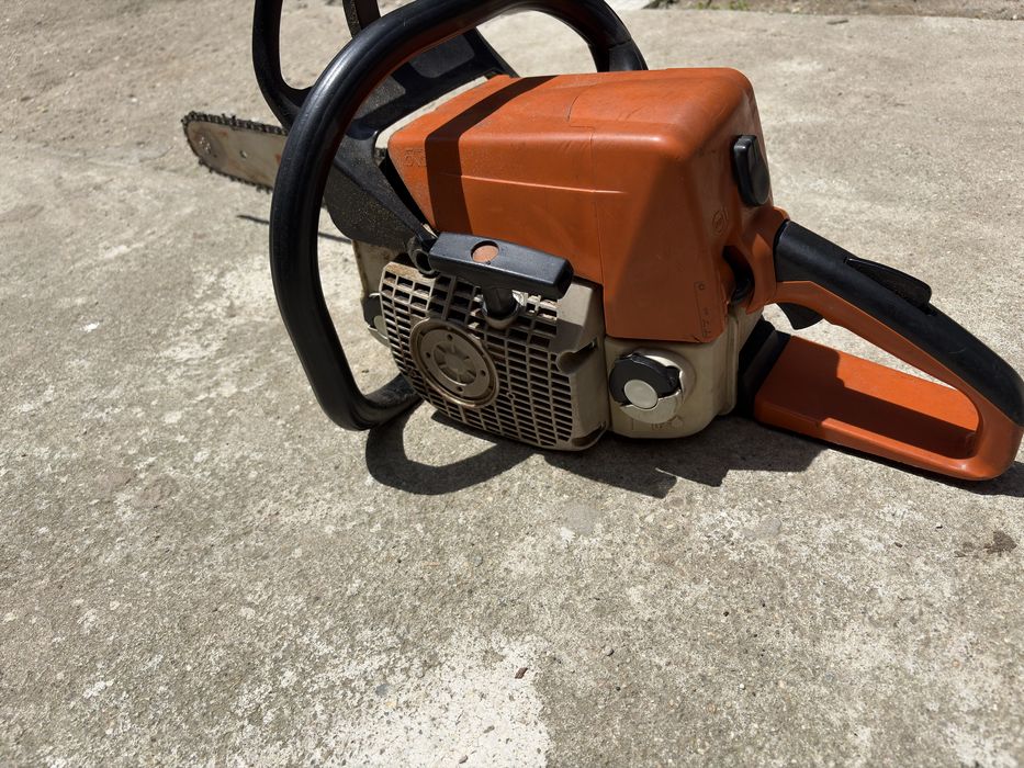 Stihl ms230.