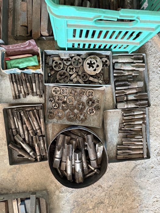 Стругарски инструменти / ножове , свредла