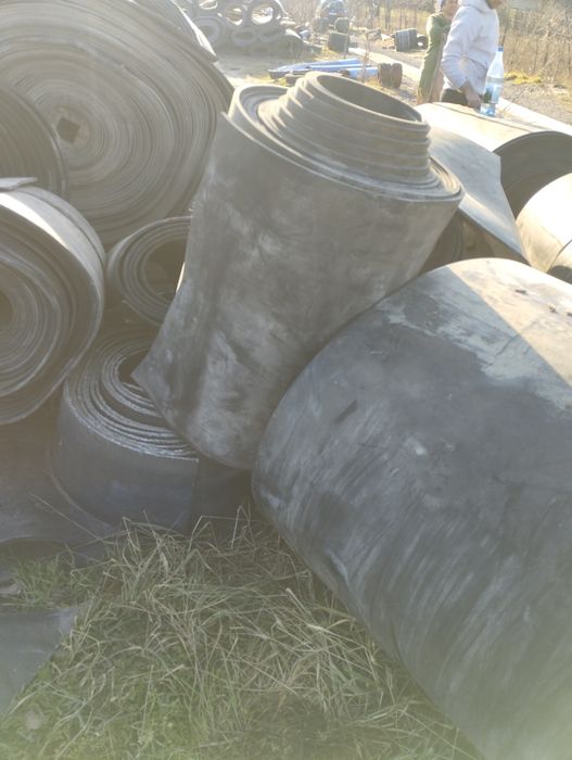 Reductoare de mare putere și banda de cauciuc pentru balastiere