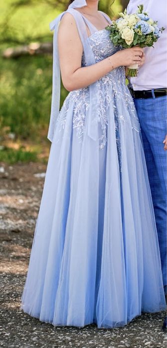 Абитуриентска рокля