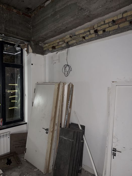 Продам дверь как новая количество 7 штук