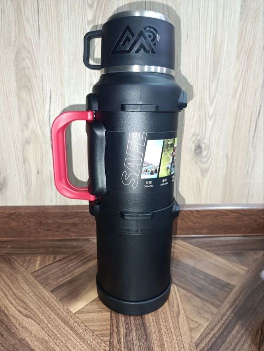 Термос объем 2.5 L