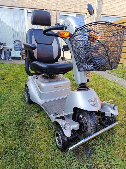 Carucioare electrice pentru bătrâni/persoane cu handicap