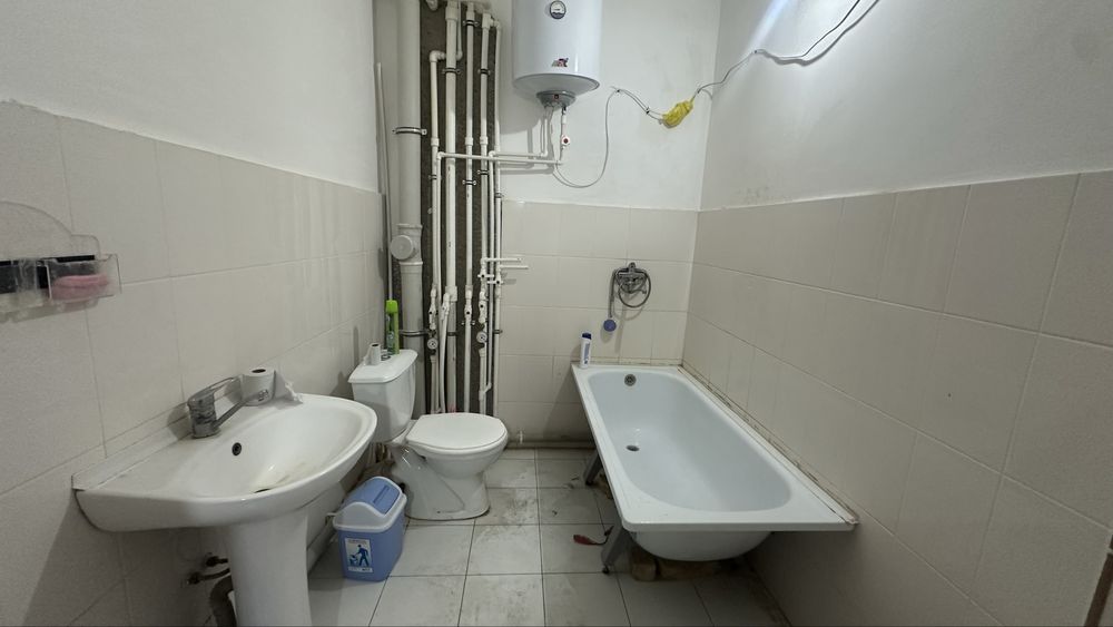 Срочно Поодаётся 2х комнатная квартира Вокзал Караван магазин 48 кв