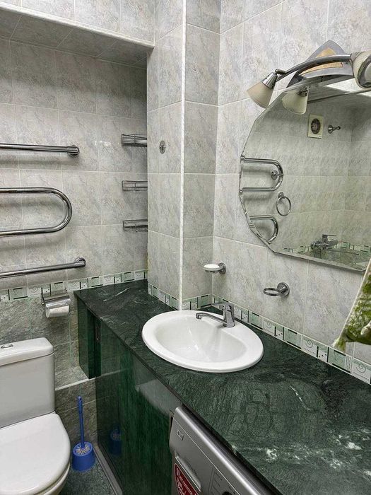 Новомосковская
Ориентир Гидрометцентр
метро Минор 3 комнатная квартира