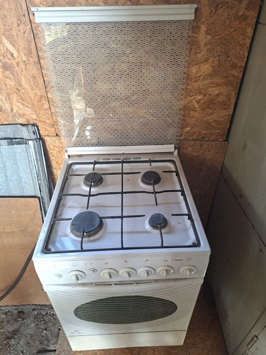 Газовая плита продам