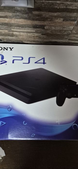 Игровая приставка Sony Playstation 4