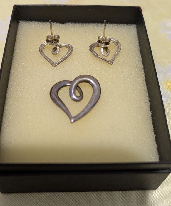 Комплект сребърни обеци и висулка сърце