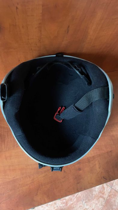 Ски каска CARRERA като нова, внос от Австрия!