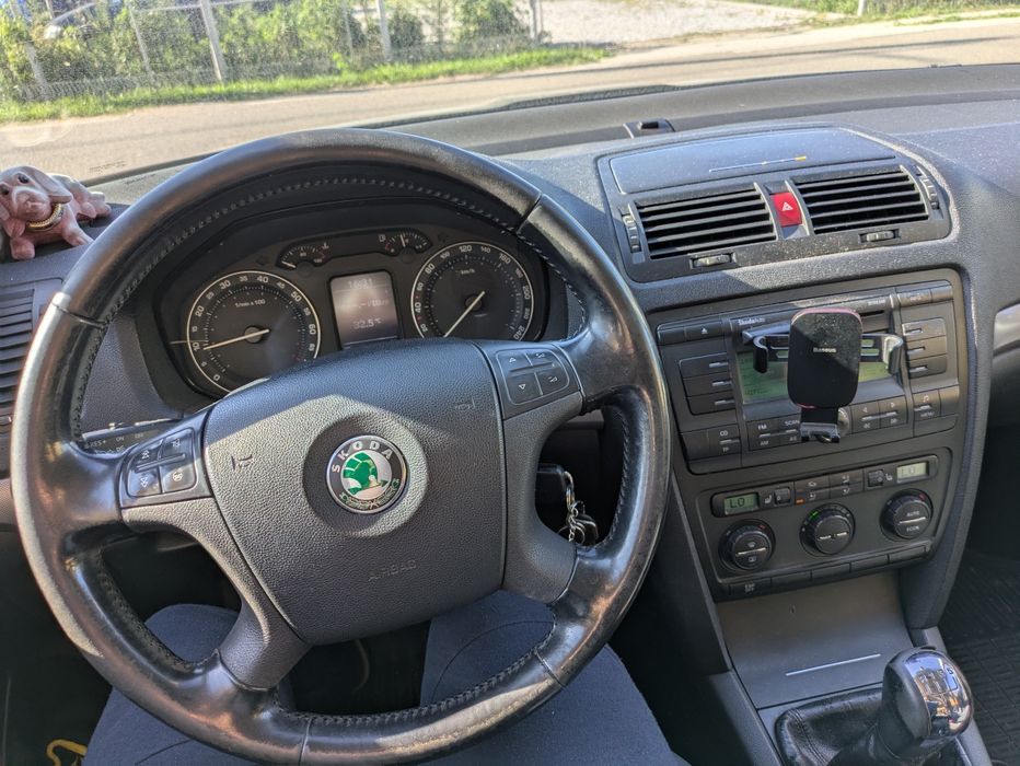 Skoda Octavia 2 2006 1.6 FSI