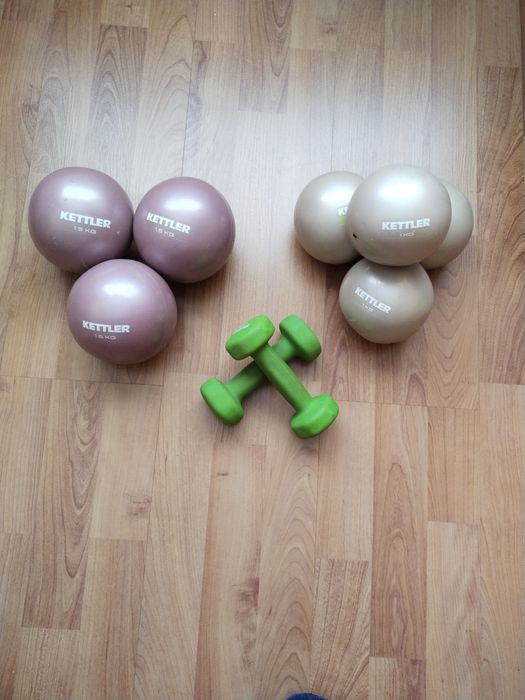 Медболы   Kettler 1 кг и 1.5 кг + гантели