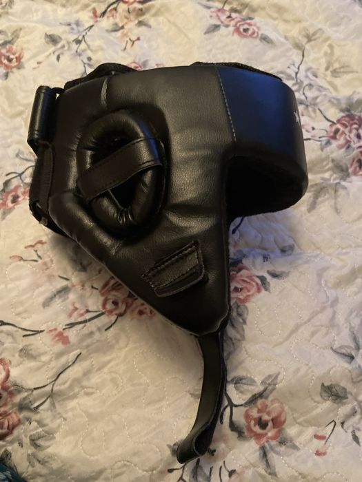 Боксерски шлем новый одевал пару рад