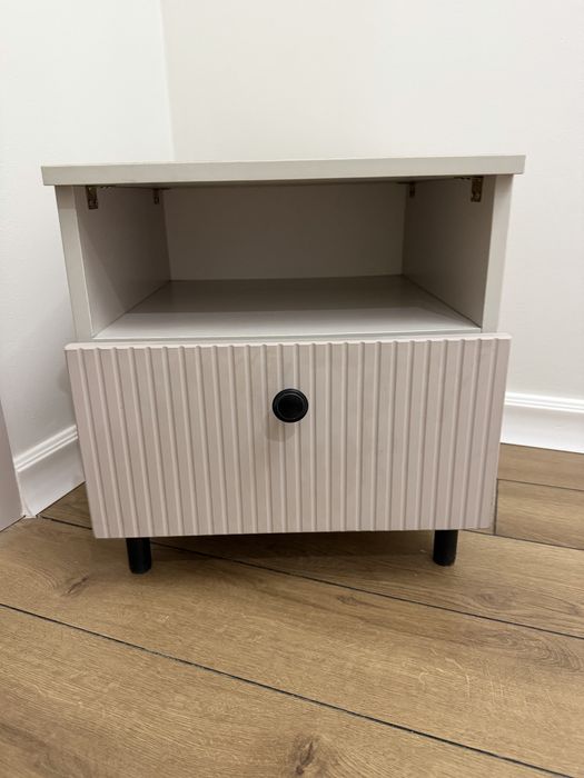 Продам тумбочку пару