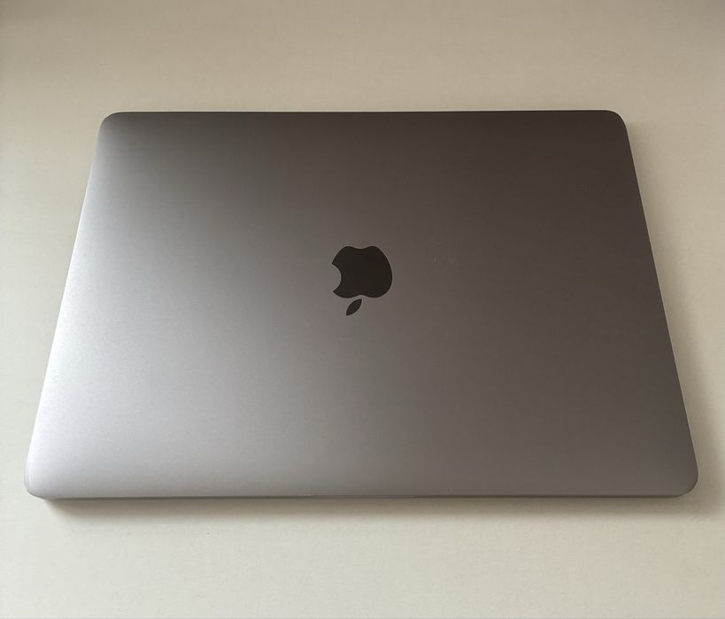 MacBook Pro 13. 2017 год