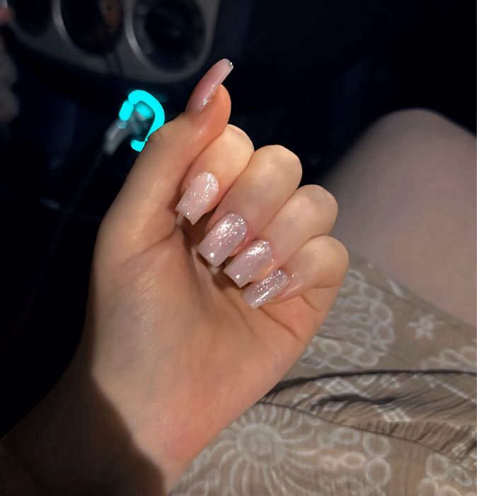 Set unghii press-on realizate cu gel uv