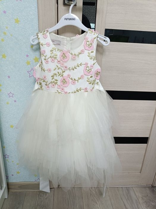 Платье праздничное