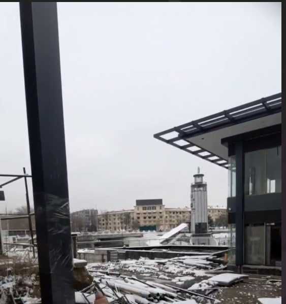 Аренда в Бизнес центре KUBC около Seoul Mun 1 этаж,1линия. Собственник