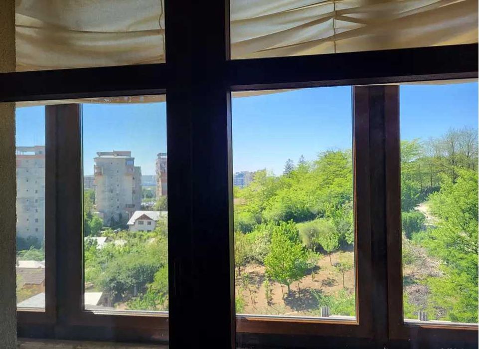 Ap premium Alpha Bank Pacurari 125 mp / living 38mp / unic ap pe etaj