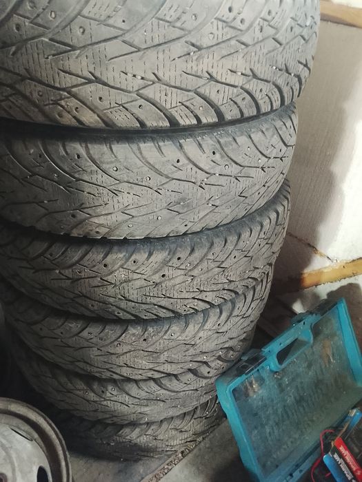 Продам шины зима на газель