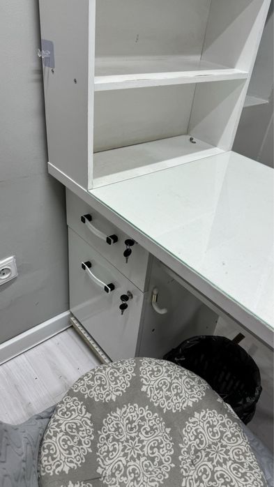 Маникюрный столик 35.000тг