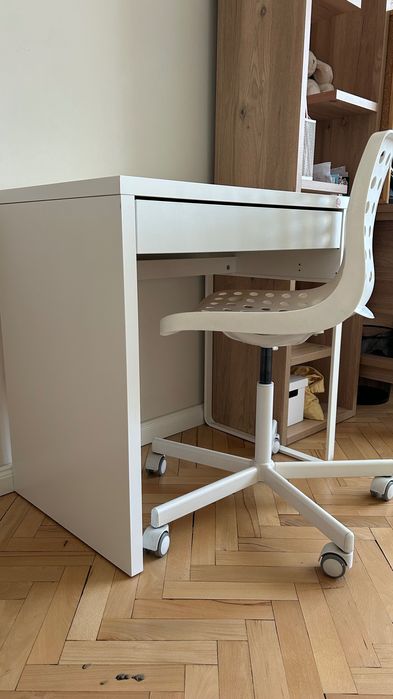 Детско бюро и стол