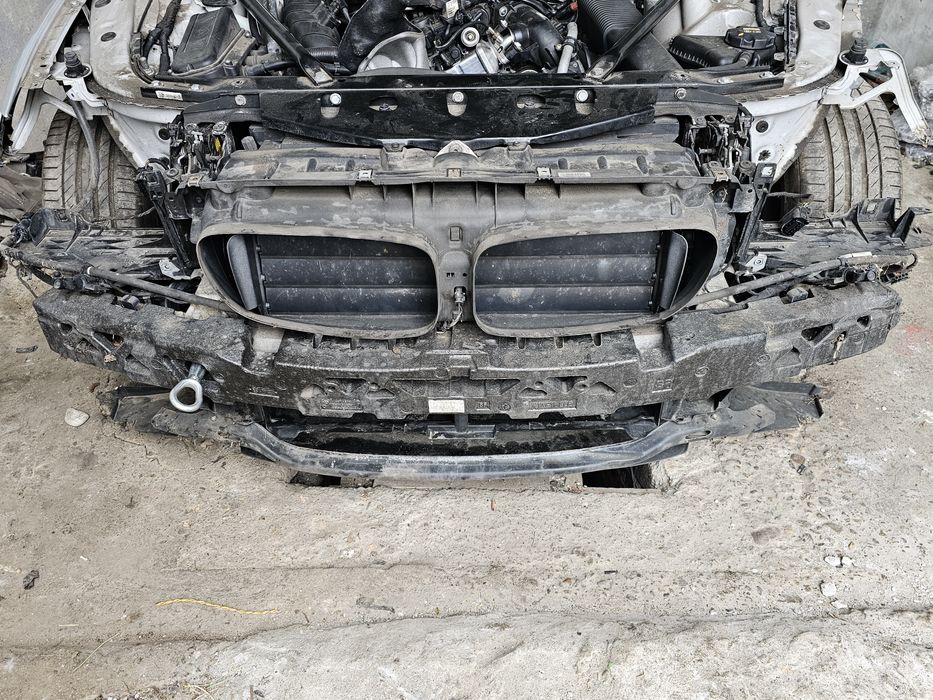 Маска очиларка maska челен удар греда бмв ф10 ф11 f10 f11 bmw 530 535