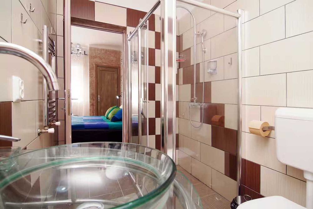 Zona Universitate Inchiriez apartament intrarea italiana
