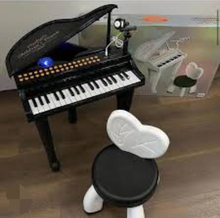 Детское пианино Hape с подсветкой