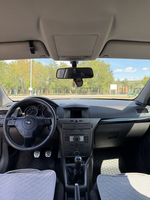 Opel Astra H 1.6 benzină