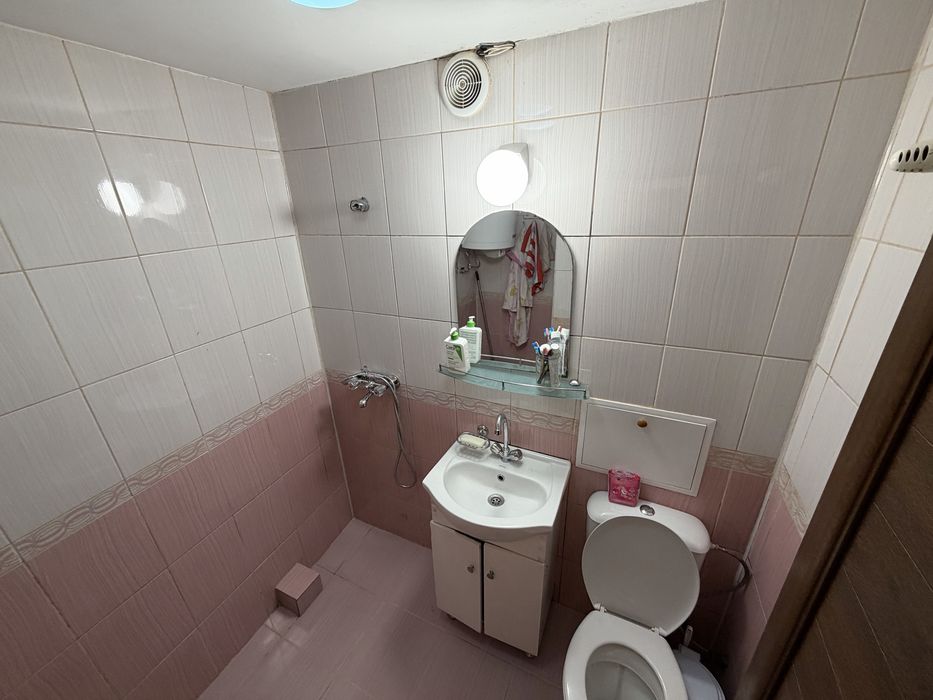 Продава перфектен обзаведен двустаен с ТЕЦ