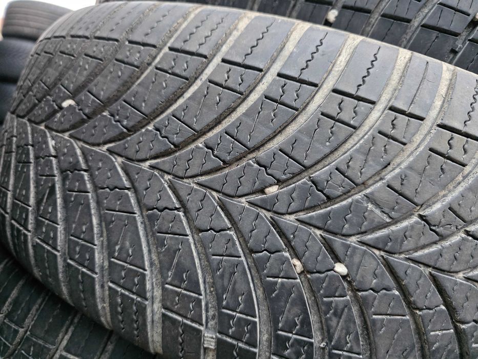 4бр Всесезонни гуми 215 60 17 - Goodyear - DOT 2023